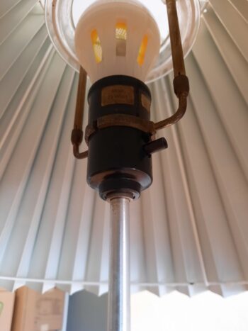 Hyggelig ældre gulvlampe med højdejustering. - Billede 7