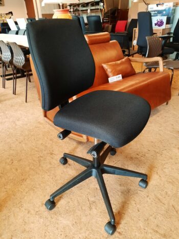 Interstuhl 16G2R - sort polyester
