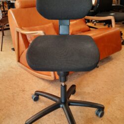 RBM 819 - sort stof