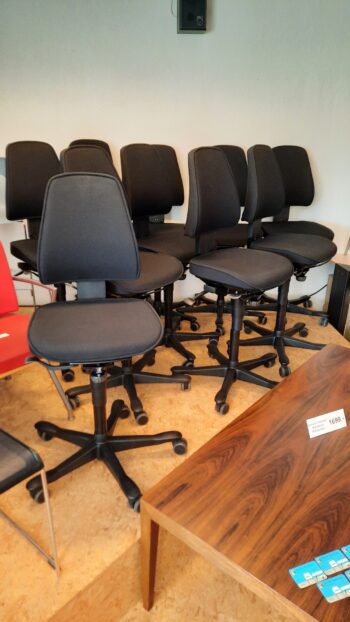Kinnarps 6110 - sort stof - Billede 9