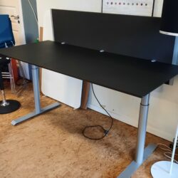 Kinnarps el hæve-/sænkebord str. 180x80cm.