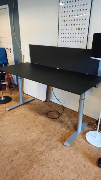 Kinnarps el hæve-/sænkebord str. 180x80cm.