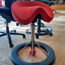 BackApp sadelstol - rød alcantara