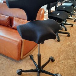 HÅG Capisco 8106 i pæn stand.