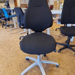 RH Mereo 220 - sort Fame stof.